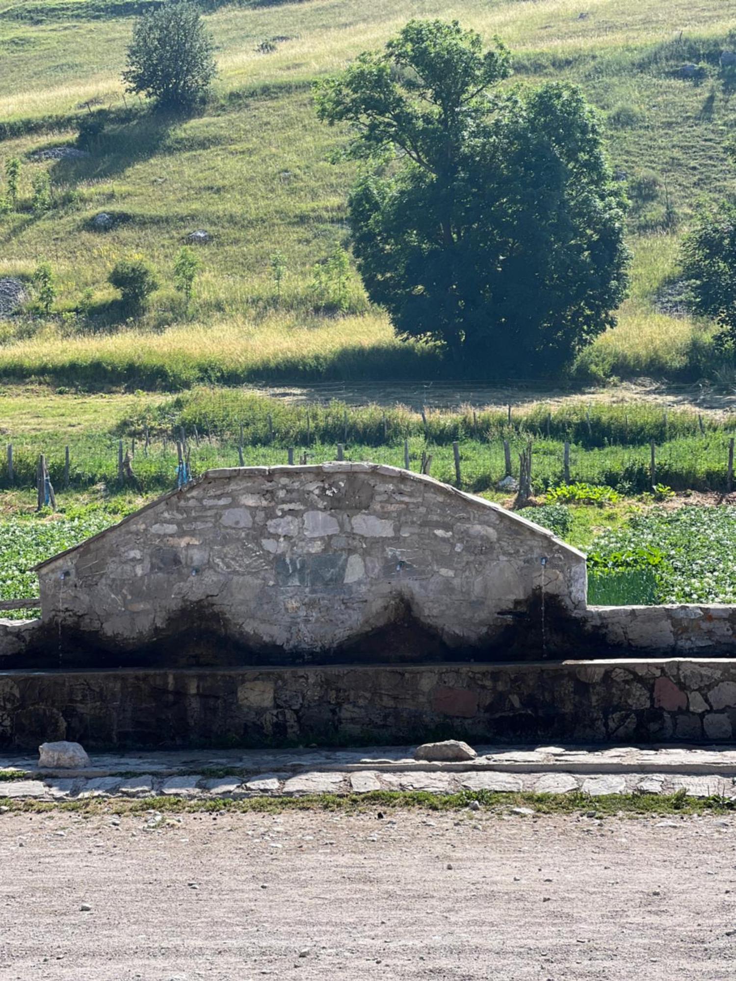 Kod Kapetana Tea Bed and Breakfast Gornji Lukomir Εξωτερικό φωτογραφία