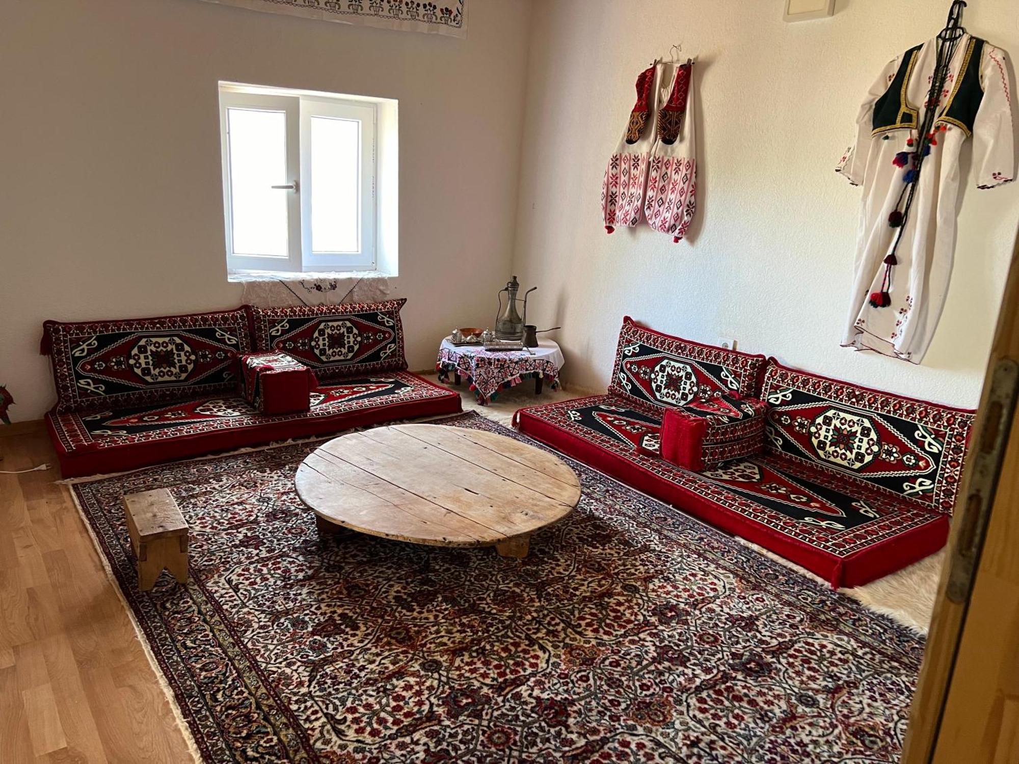 Kod Kapetana Tea Bed and Breakfast Gornji Lukomir Εξωτερικό φωτογραφία