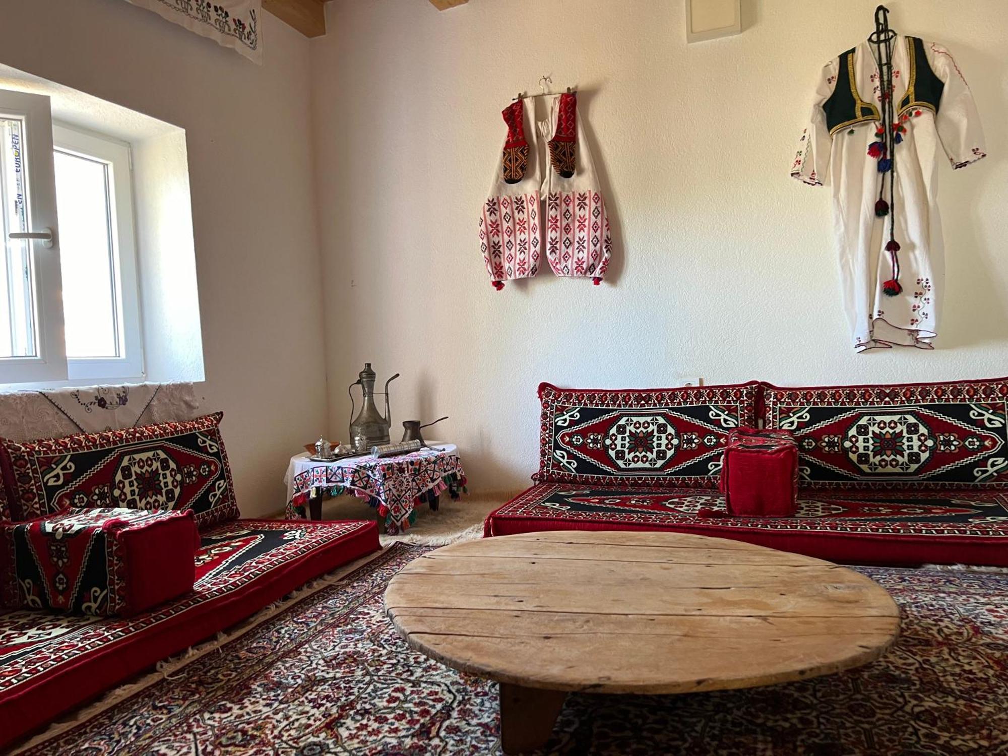 Kod Kapetana Tea Bed and Breakfast Gornji Lukomir Εξωτερικό φωτογραφία