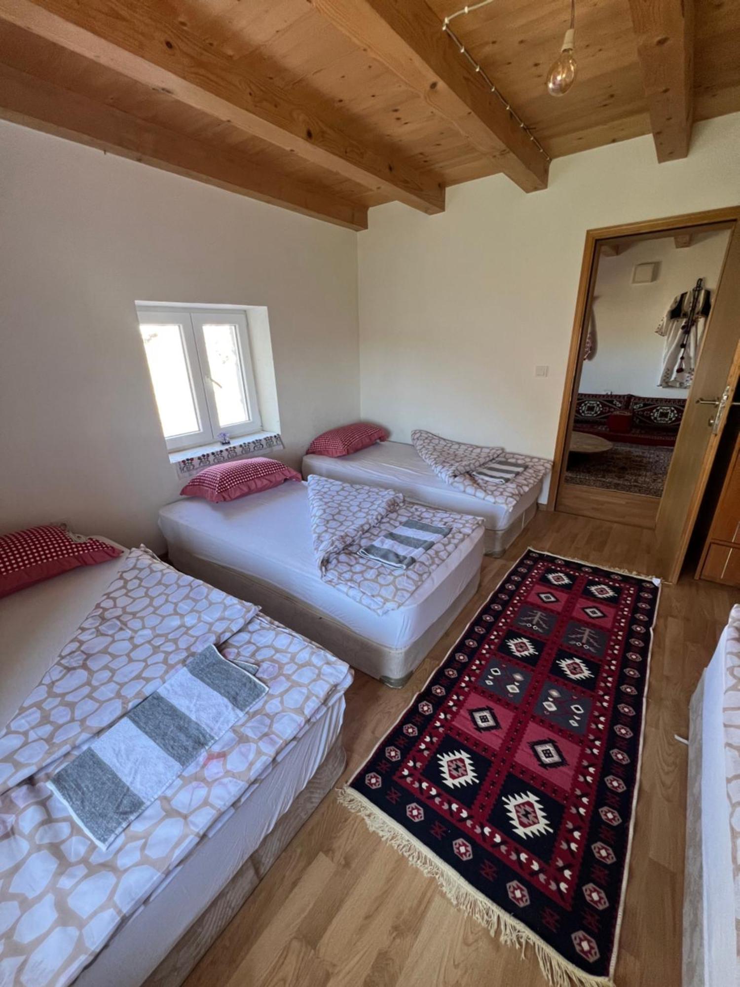 Kod Kapetana Tea Bed and Breakfast Gornji Lukomir Εξωτερικό φωτογραφία