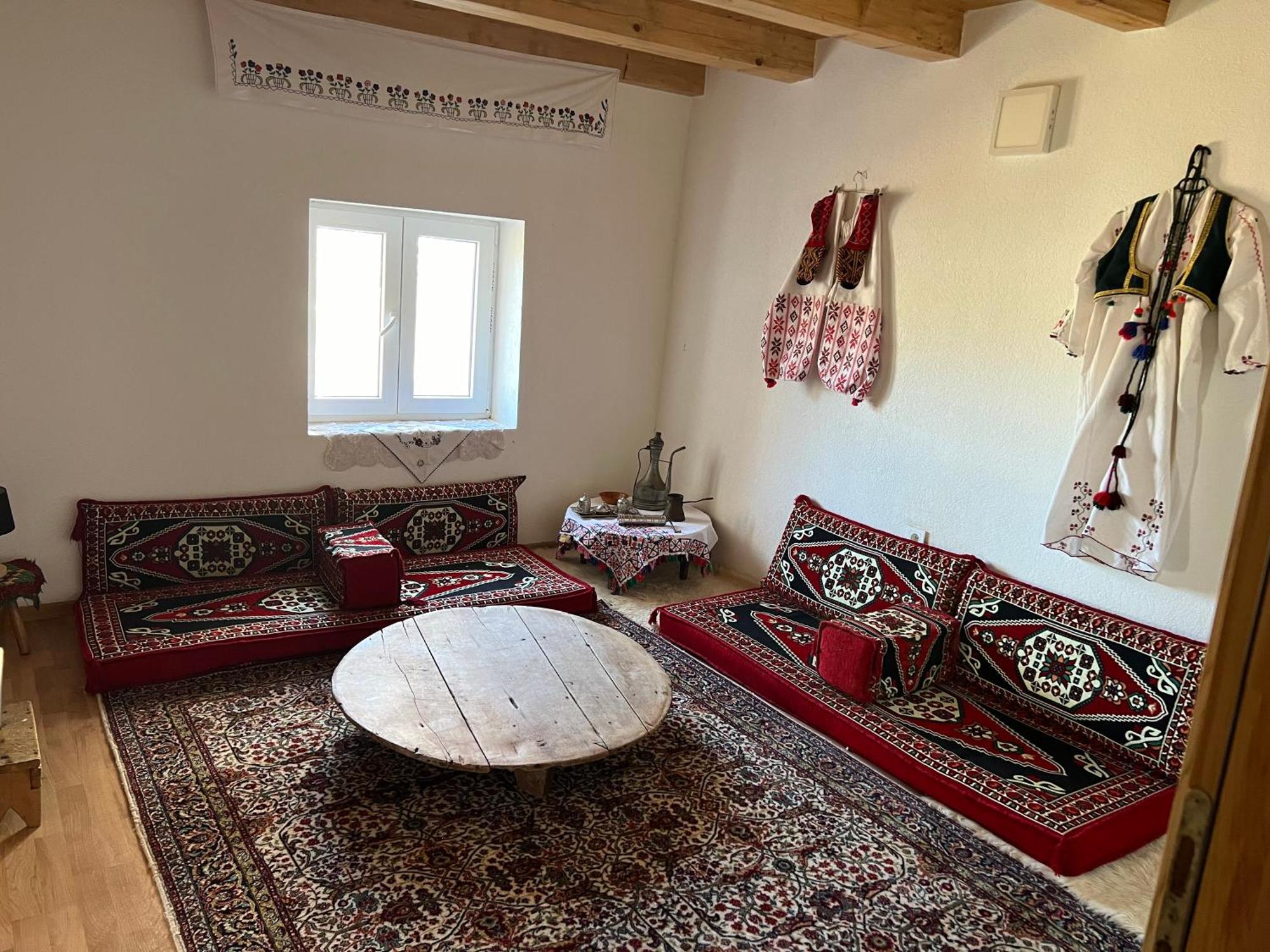 Kod Kapetana Tea Bed and Breakfast Gornji Lukomir Εξωτερικό φωτογραφία